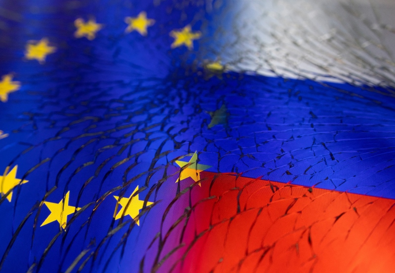 EU sanctions plan aims to hit Russian oil exports